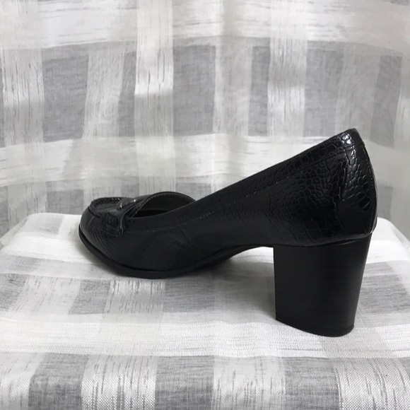BANDOLINO Block Heel Dress Loafer - Picture 2 of 7